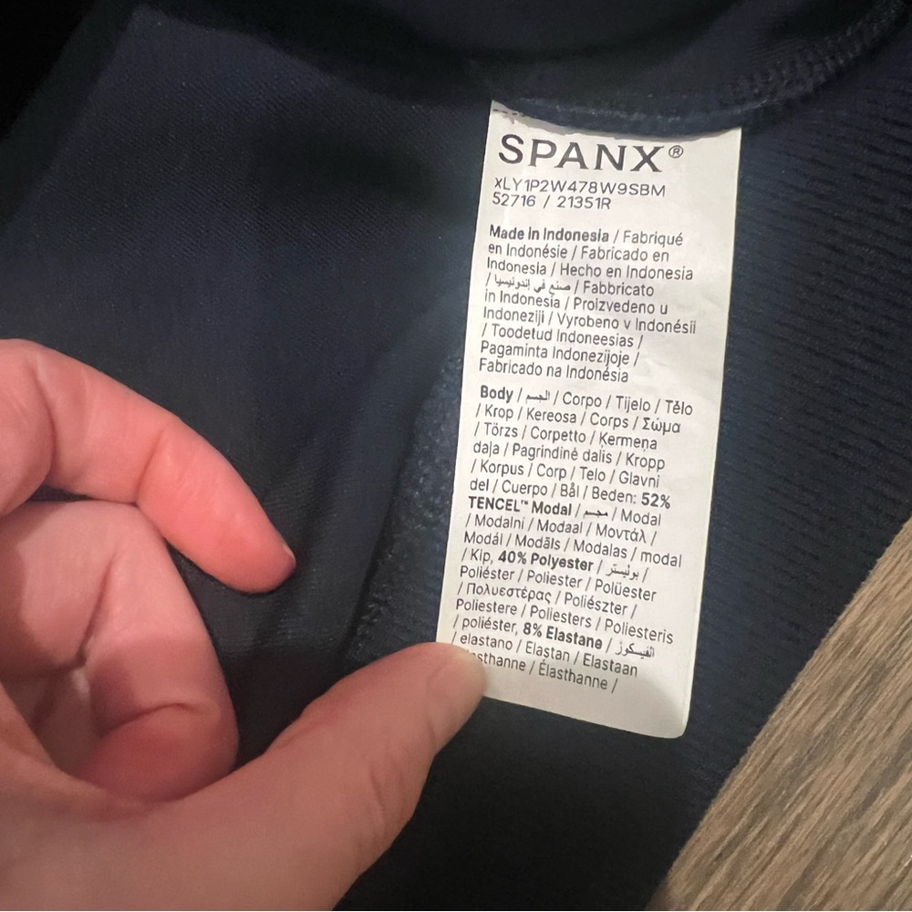Spanx Crewneck AirEssentials Pique Long Sleeve Top Navy Blue Size Medium - Picture 5 of 5